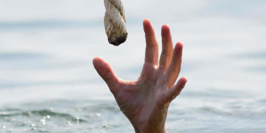 hand grabbing rope